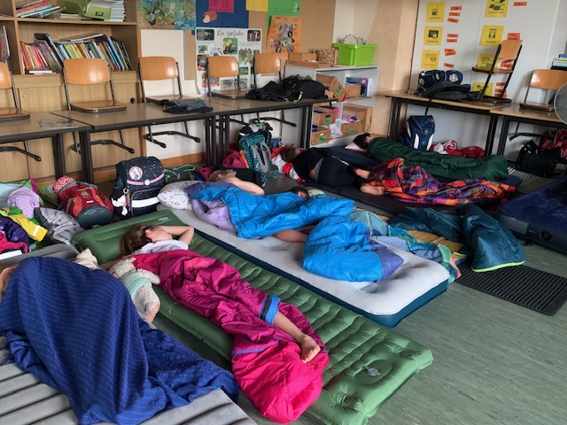Eine Nacht im Schulhaus