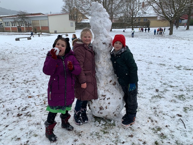 Spielen und Toben im Schnee